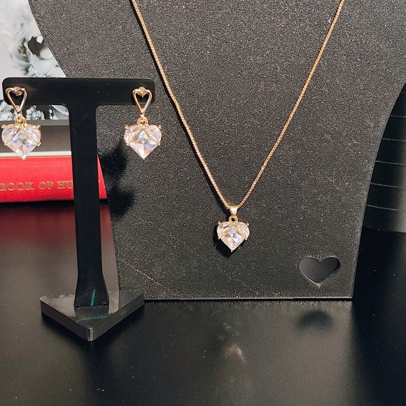 Gold Heart Jewelry Set - Picture 3 of 4
